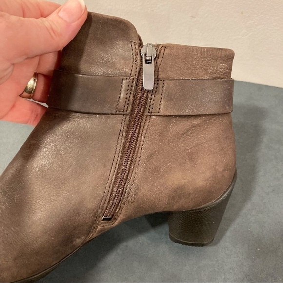 Ecco sz 38 US 7.5-8 moleskin gray leather heeled ankle booties - Picture 6 of 16